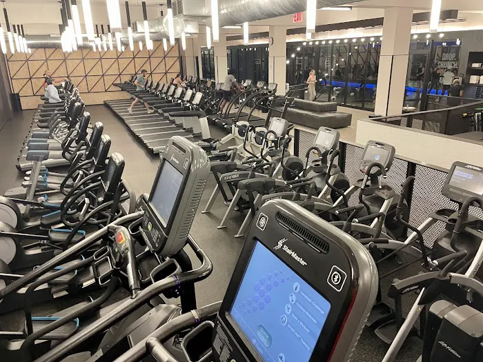 Equinox Williamsburg Picture 5