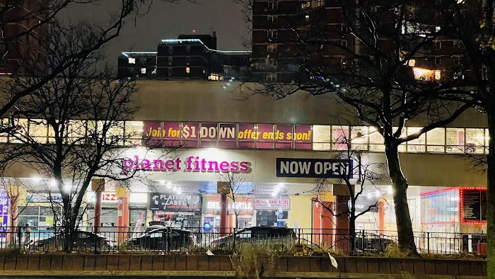 Planet Fitness Picture 10