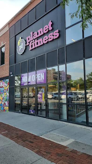 Planet Fitness Picture 6