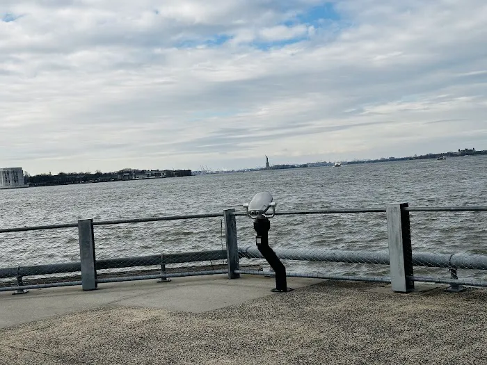 Brooklyn Bridge Park Fitness Equipment Picture 8