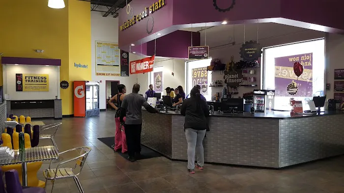 Planet Fitness Picture 10