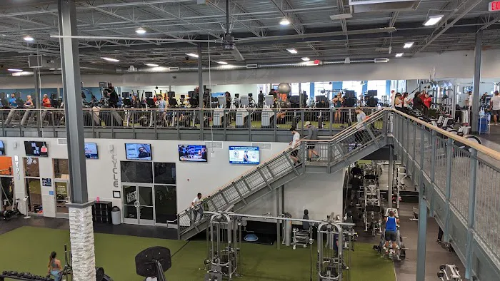 Onelife Fitness - Newport News 24 Hour Tech Center Picture 3