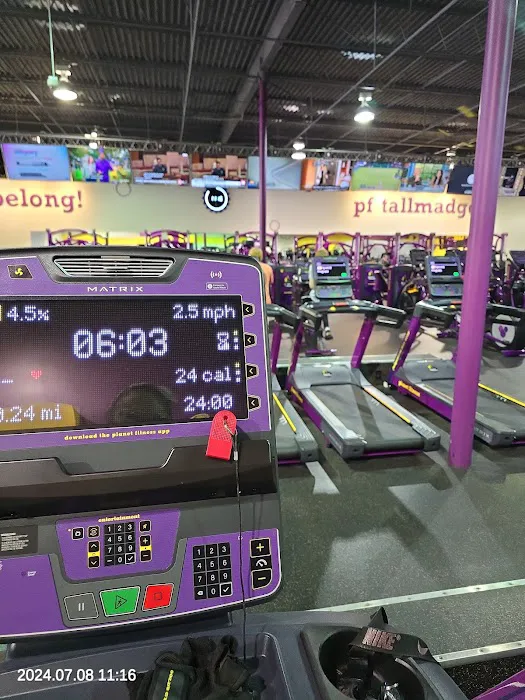 Planet Fitness Picture 9