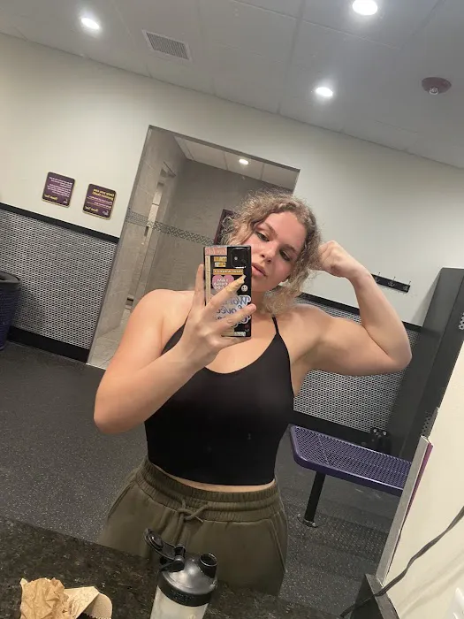 Planet Fitness Picture 9