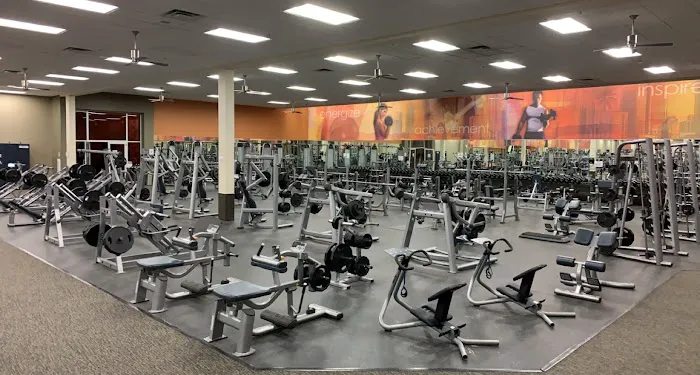 LA Fitness Picture 7