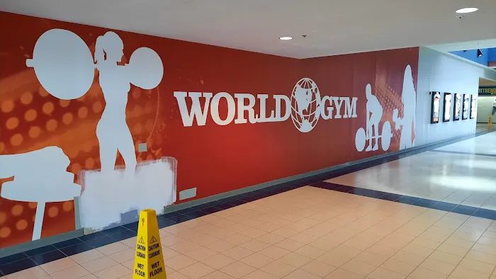 World Gym Greece NY Picture 2