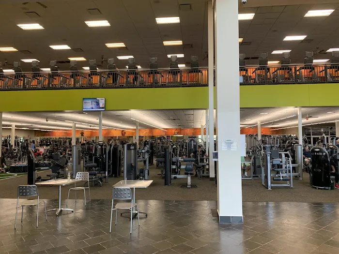 LA Fitness Picture 8
