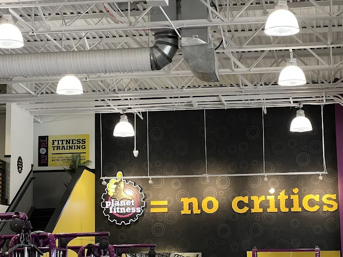 Planet Fitness Picture 9