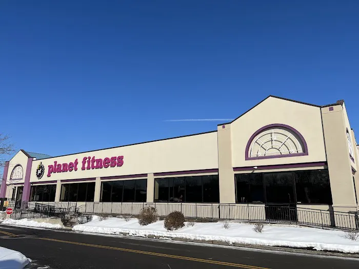 Planet Fitness Picture 8