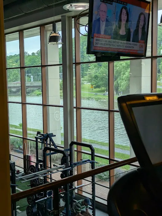 Island Health & Fitness Picture 10