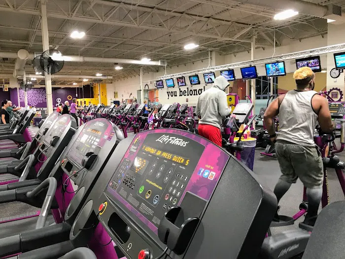 Planet Fitness Picture 8