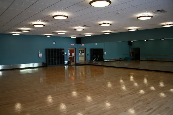 Island Health & Fitness at Community Corners Picture 9