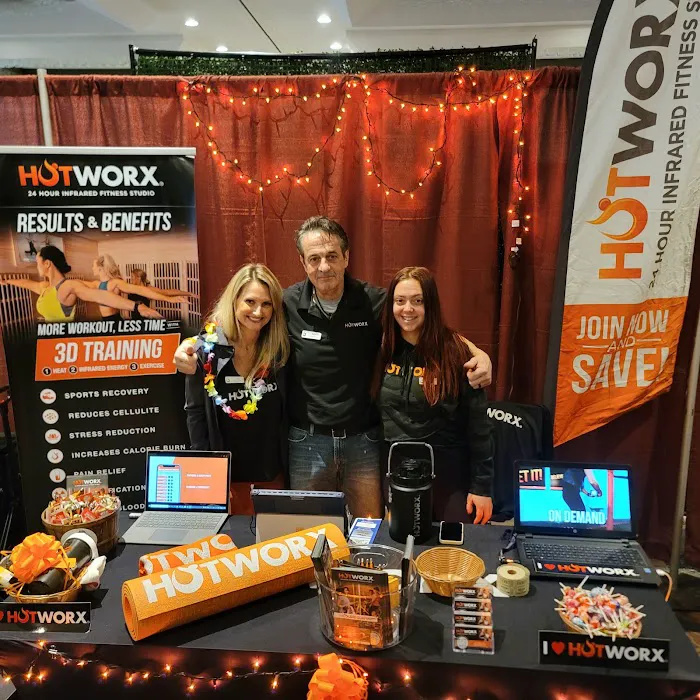 HOTWORX - Manchester, NH Picture 9