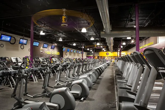 Planet Fitness Picture 8