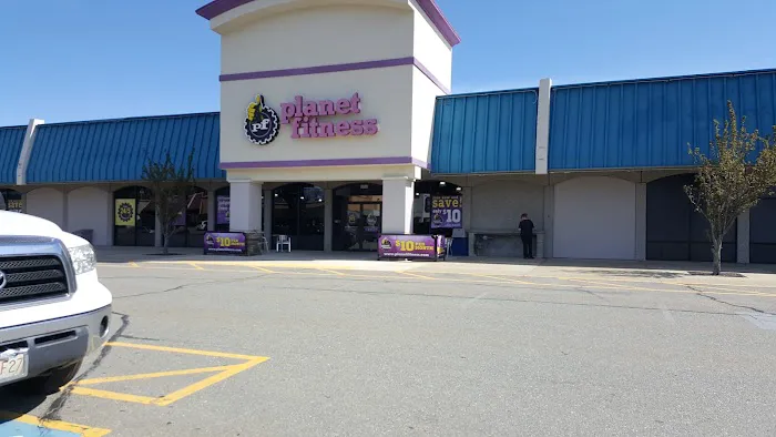 Planet Fitness Picture 6
