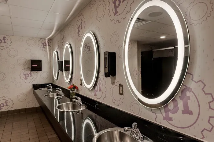 Planet Fitness Picture 6