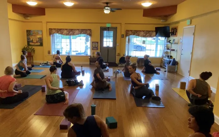 Dhira Yoga Center Picture 2