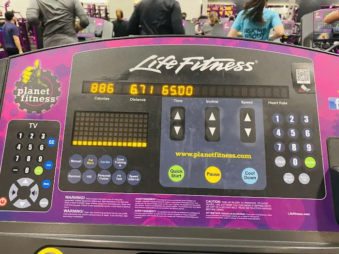 Planet Fitness Picture 8