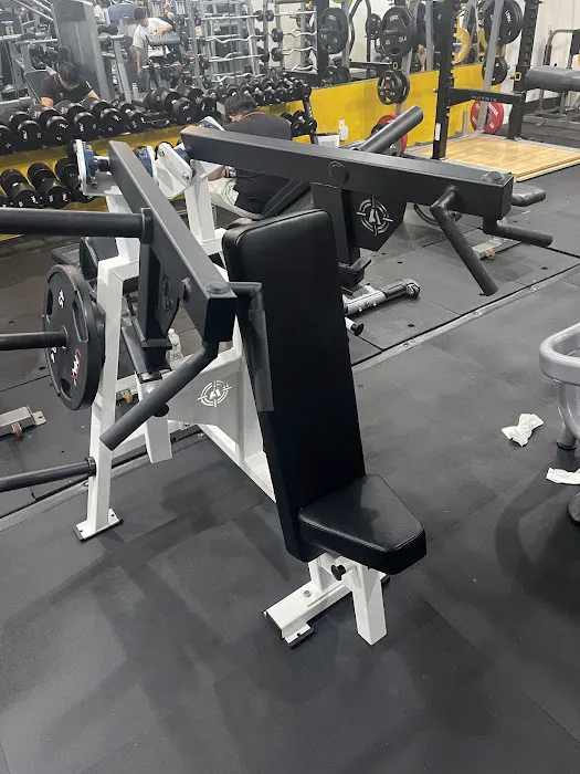 Iron Pump Gym (Flushing) Picture 4