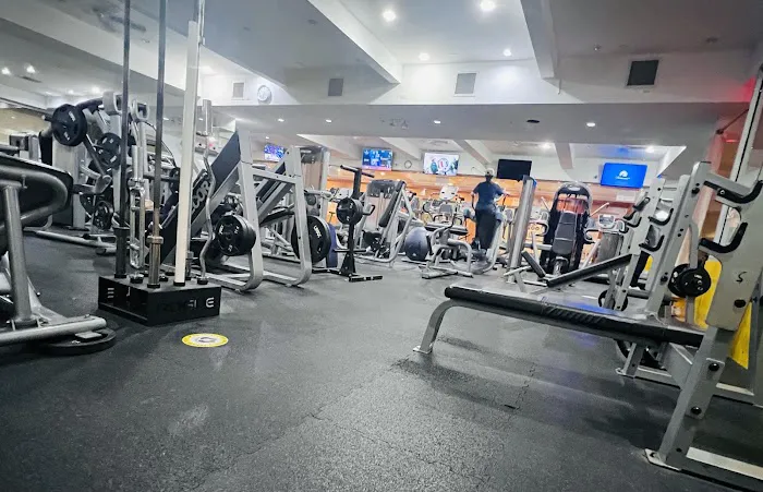 Iron Pump Gym (Flushing) Picture 1
