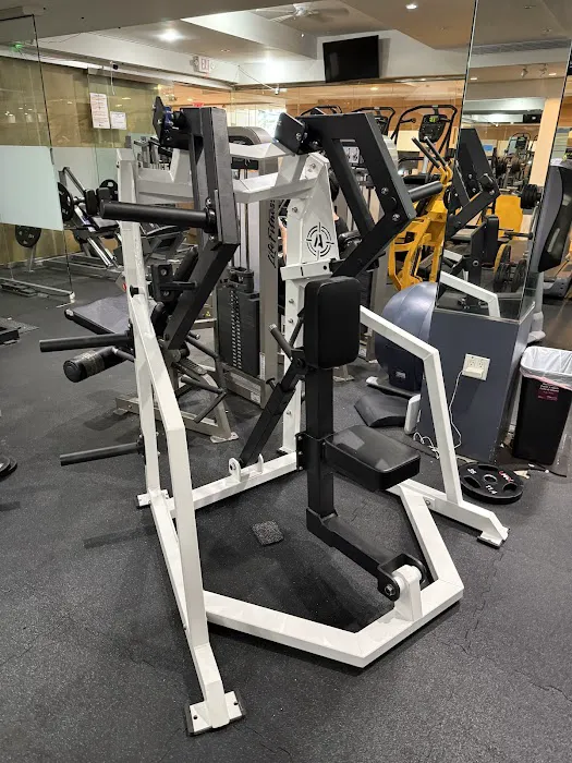 Iron Pump Gym (Flushing) Picture 6
