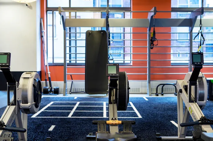 Crunch Fitness - 34th Street Picture 1