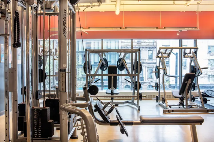 Crunch Fitness - 34th Street Picture 9