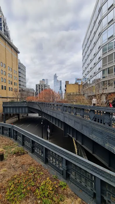 Equinox High Line Picture 9
