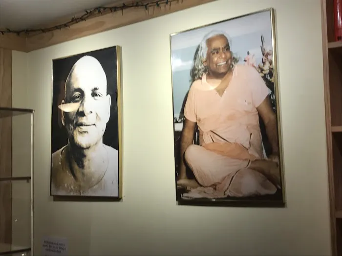Sivananda Yoga Vedanta Center Picture 6