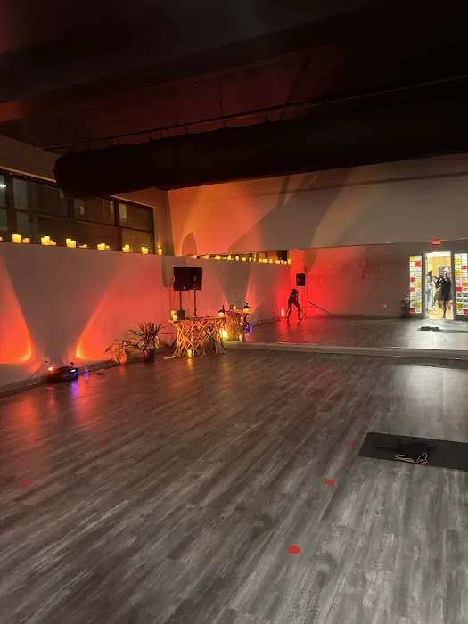 real hot yoga - Williamsburg Picture 5