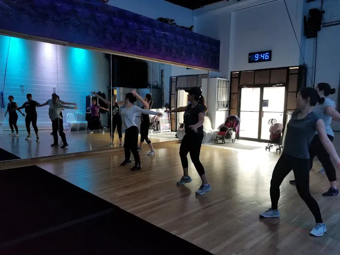 Cosmic Fit Club Picture 4