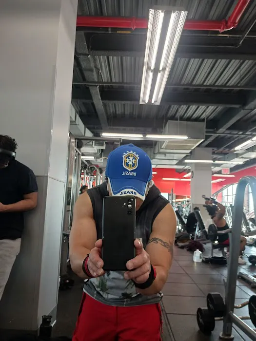 Blink Fitness Corona Picture 7