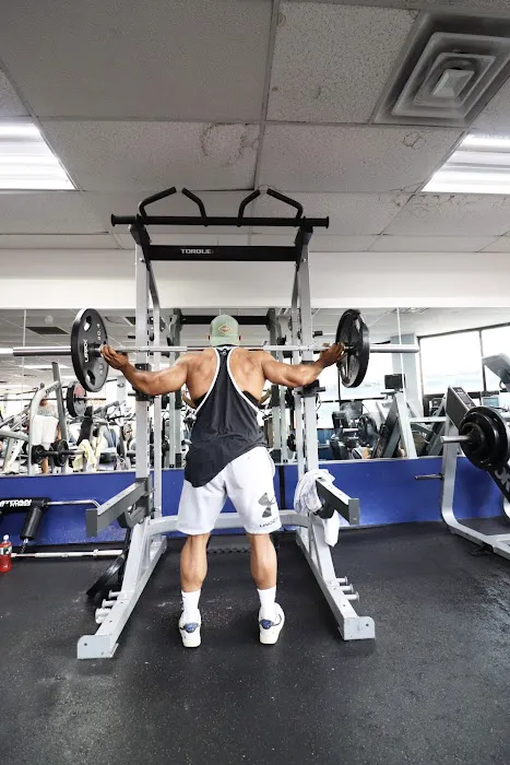 Executive Fitness Gym | Gimnasio | Bench Press | Low Impact Workout Picture 9