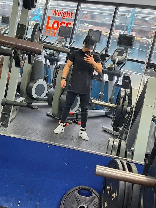 Executive Fitness Gym | Gimnasio | Bench Press | Low Impact Workout Picture 2