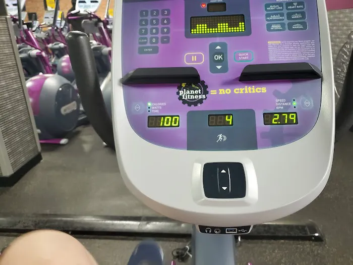 Planet Fitness Picture 9