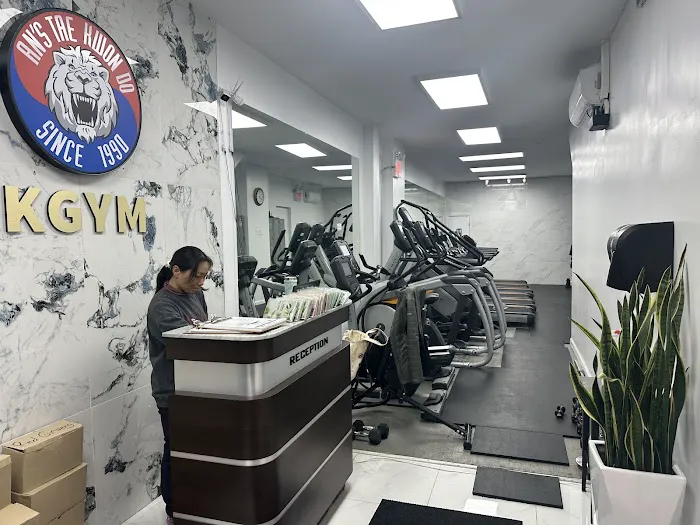 KGym Fitness 헬스장 健身房 Picture 2