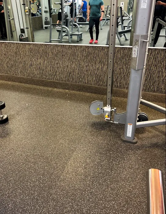 LA Fitness Picture 7