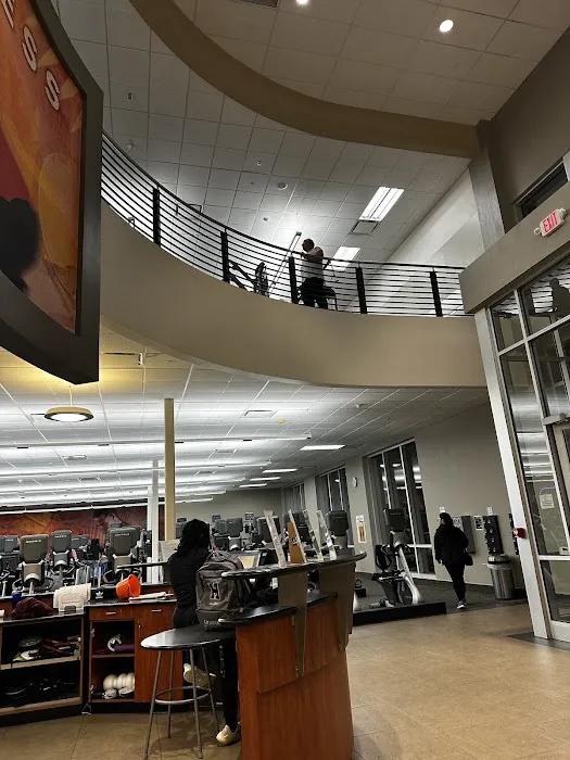 LA Fitness Picture 9