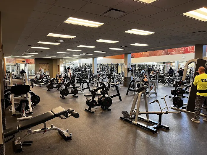 LA Fitness Picture 7