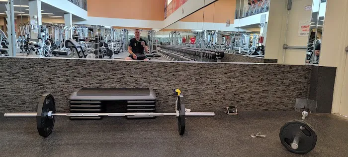 LA Fitness Picture 6