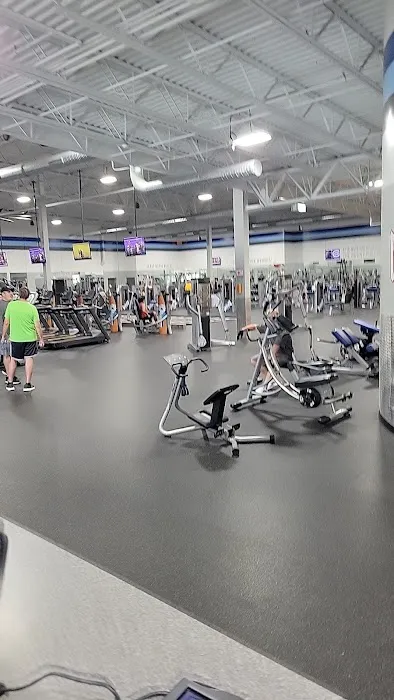 Crunch Fitness - Amherst Picture 9