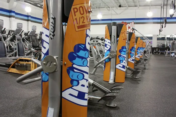Crunch Fitness - Amherst Picture 2