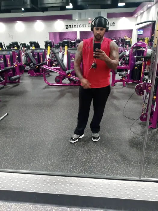 Planet Fitness Picture 7