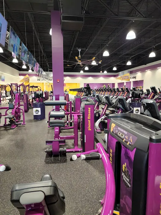 Planet Fitness Picture 10