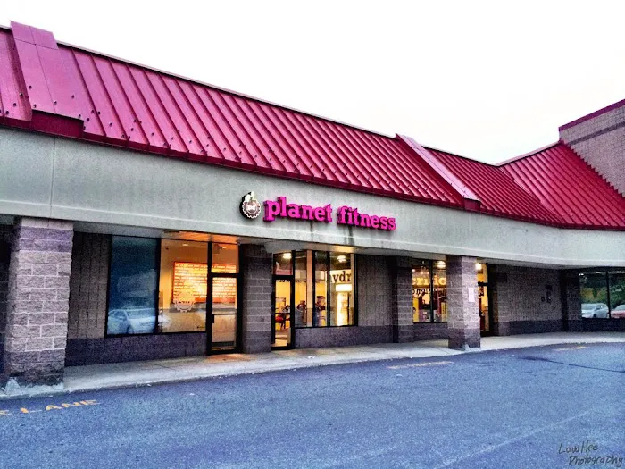 Planet Fitness Picture 8