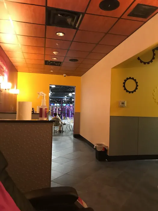 Planet Fitness Picture 10