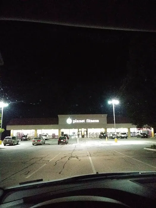 Planet Fitness Picture 6