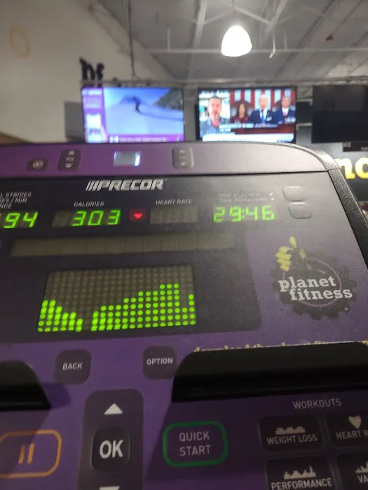Planet Fitness Picture 4