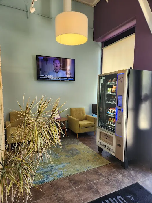 AF4869-Chicago,IL N Broadway Picture 3