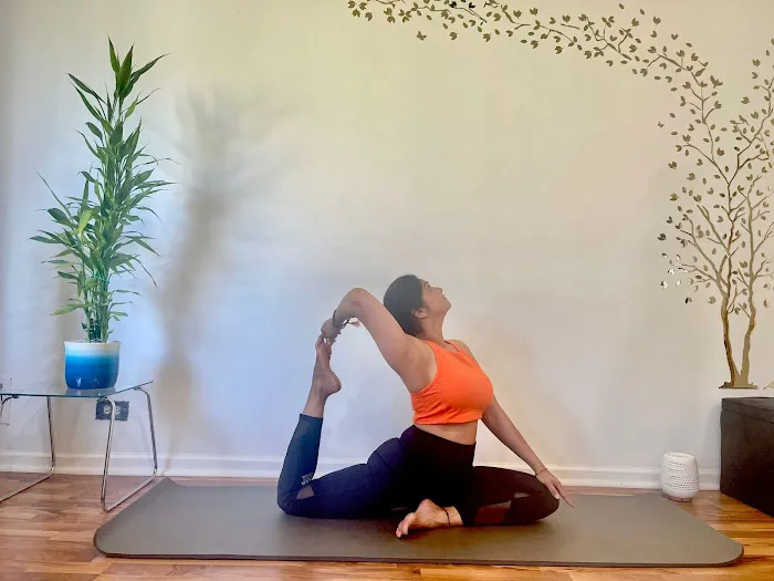 Yogalates with Hardee Picture 1